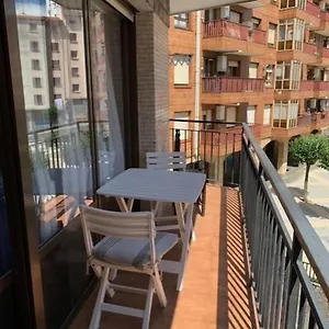 Apto Con Garaje Para 5 Personas Cerca Ayuntamiento Apartamento
